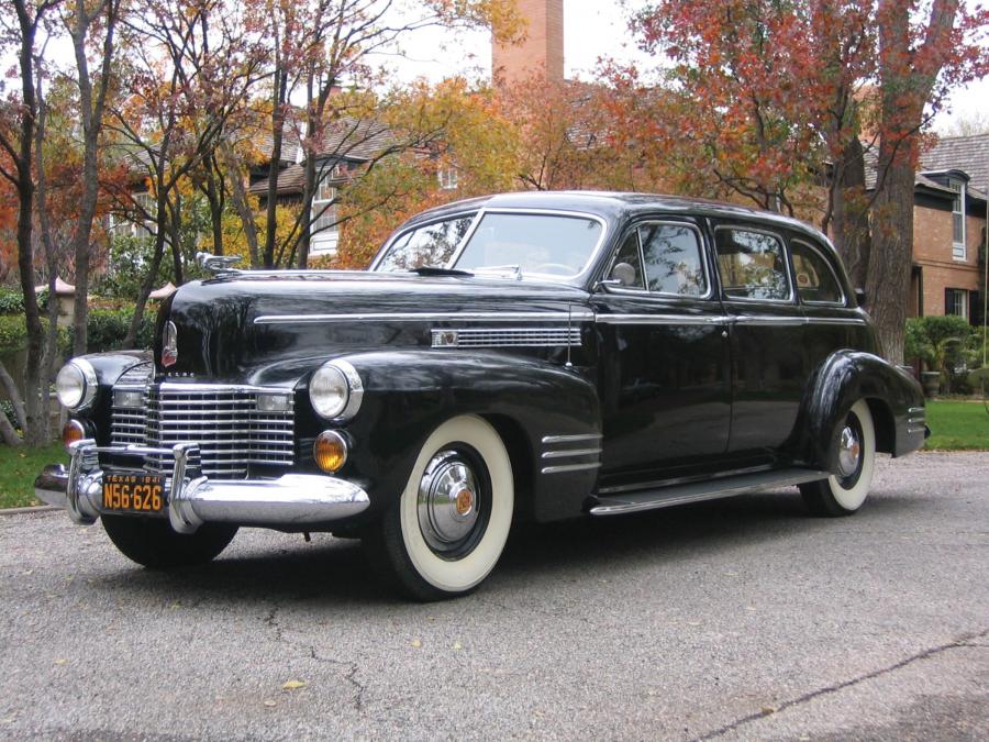  Cadillac Series 67 7-Passenger Touring Sedan 1941 года  (фото 1 из 1)